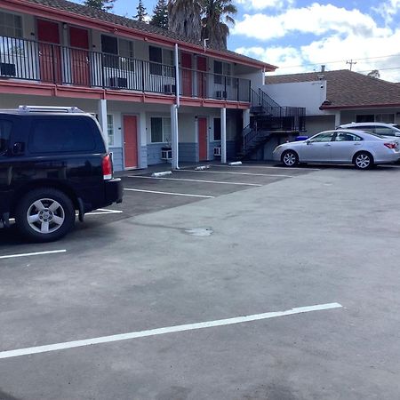 National 9 Motel Santa Cruz Exterior foto